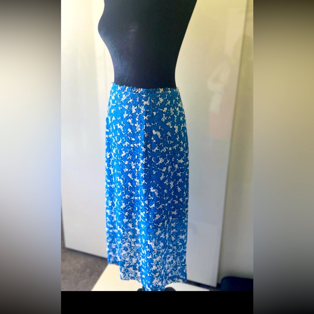 Lace skirt.  Tracy Reese!!  Below knees. (New no tags